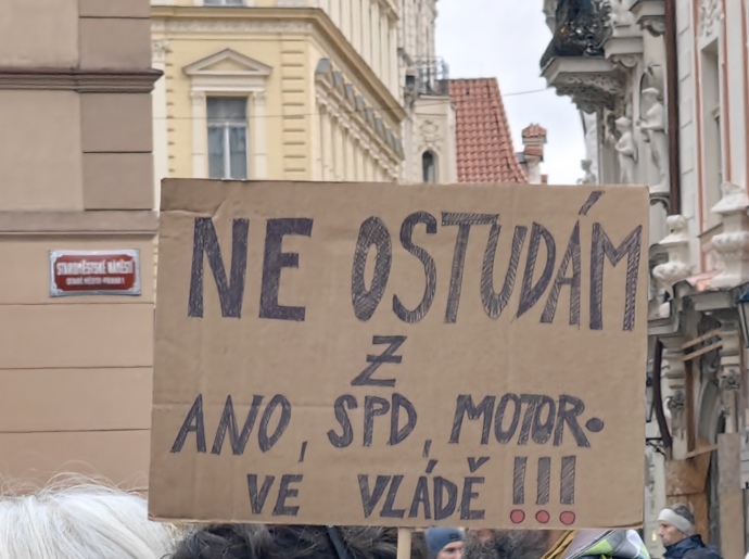 FOTO: Demonstrace pořádaná spolkem Milion chvilek pro demokracii. – stránka 22