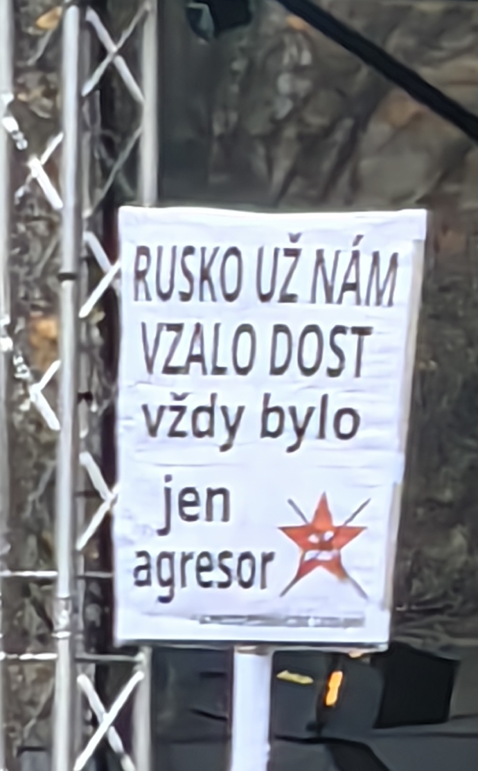 FOTO: Demonstrace pořádaná spolkem Milion chvilek pro demokracii. – stránka 21