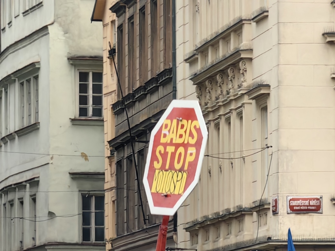 FOTO: Demonstrace pořádaná spolkem Milion chvilek pro demokracii. – stránka 10