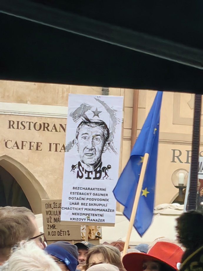 FOTO: Demonstrace pořádaná spolkem Milion chvilek pro demokracii. – stránka 5