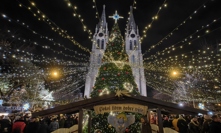 Vánoční trhy na náměstí Míru vypadají kouzelně.