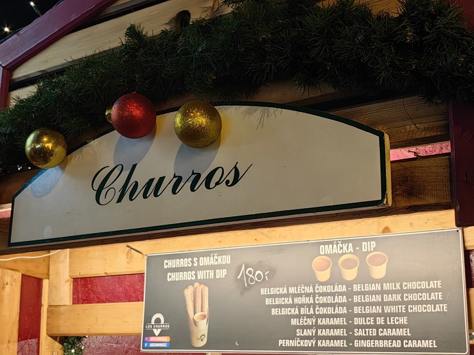 FOTO: Vánoční trhy na náměstí Míru neminula ani zahraniční laskomina. – stránka 44