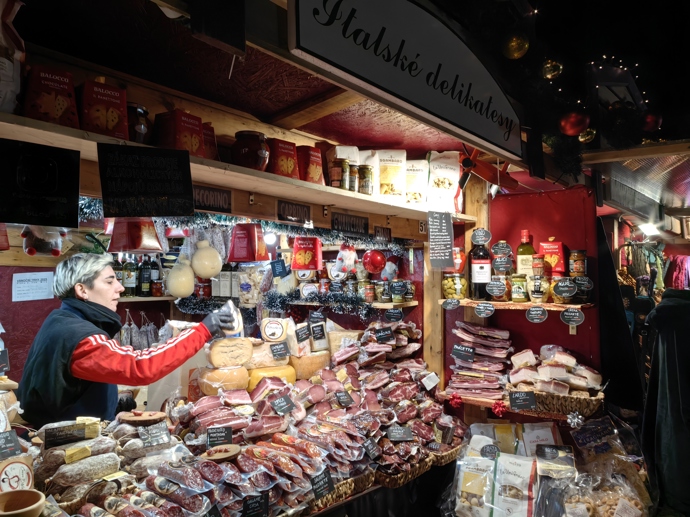 FOTO: Vánoční trhy na náměstí Míru. – stránka 71