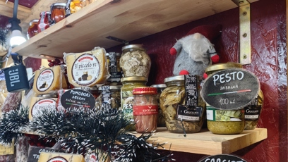 FOTO: Vánoční trhy na náměstí Míru nabízí i italské delikatesy.