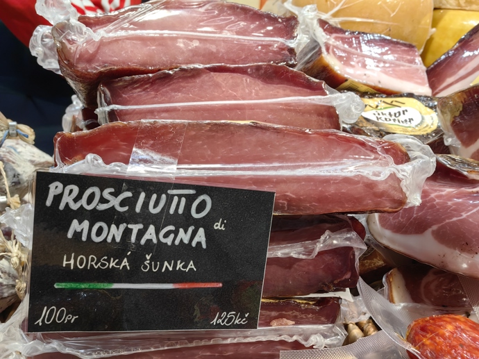 FOTO: Vánoční trhy na náměstí Míru nabízí i italské speciality. – stránka 68