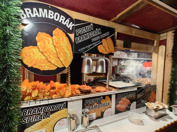 FOTO: Vánoční trhy na náměstí Míru. – stránka 47