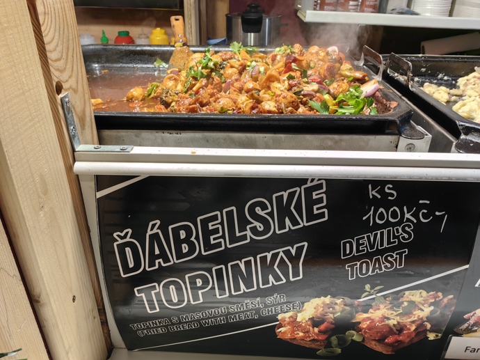 FOTO: Vánoční trhy na náměstí Míru. – stránka 63