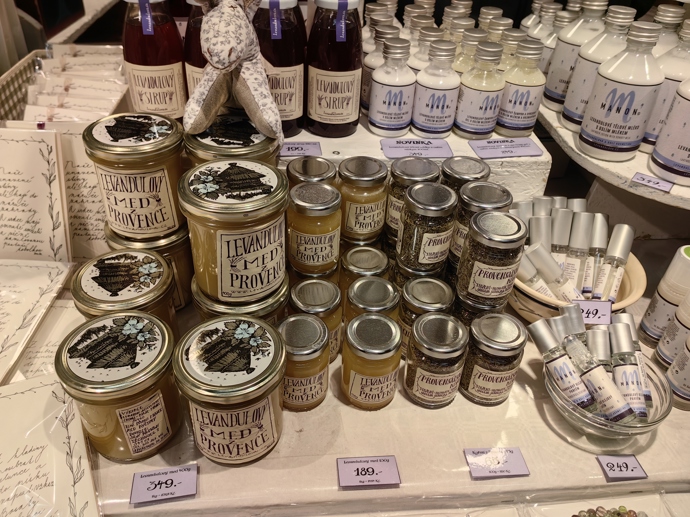 FOTO: Vánoční trhy na náměstí Míru. – stránka 35