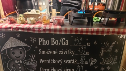 FOTO: Vánoční trhy na náměstí Míru nabízí i zahraniční speciality.
