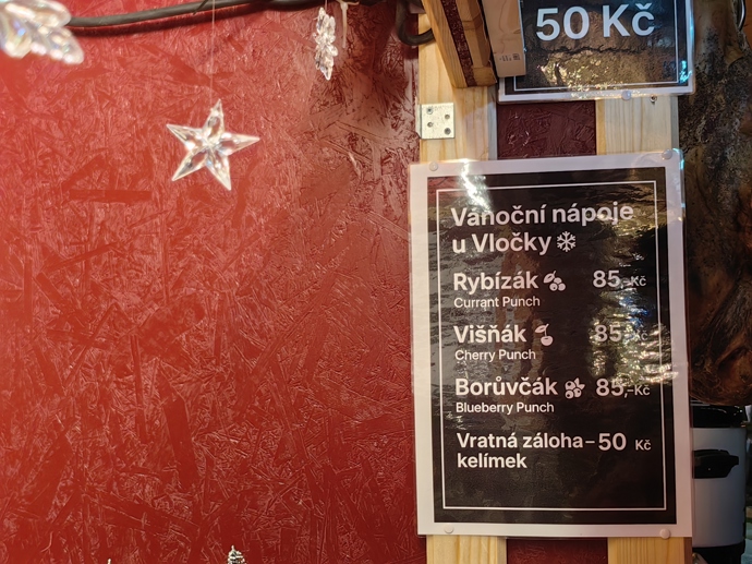 FOTO: Trhy na náměstí Míru nabízí vánoční nápoje. – stránka 33