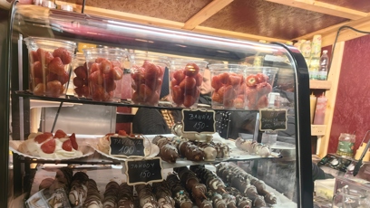 FOTO: Vánoční trhy na náměstí Míru nabízí širokou škálu různých pochutin.