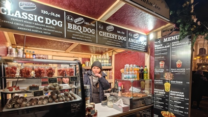 FOTO: Vánoční trhy na náměstí Míru nabízí širokou škálu různých pochutin.