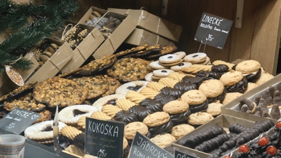 FOTO: Na vnočních trzích na náměstí Míru nakoupíte spoustu sladkostí.