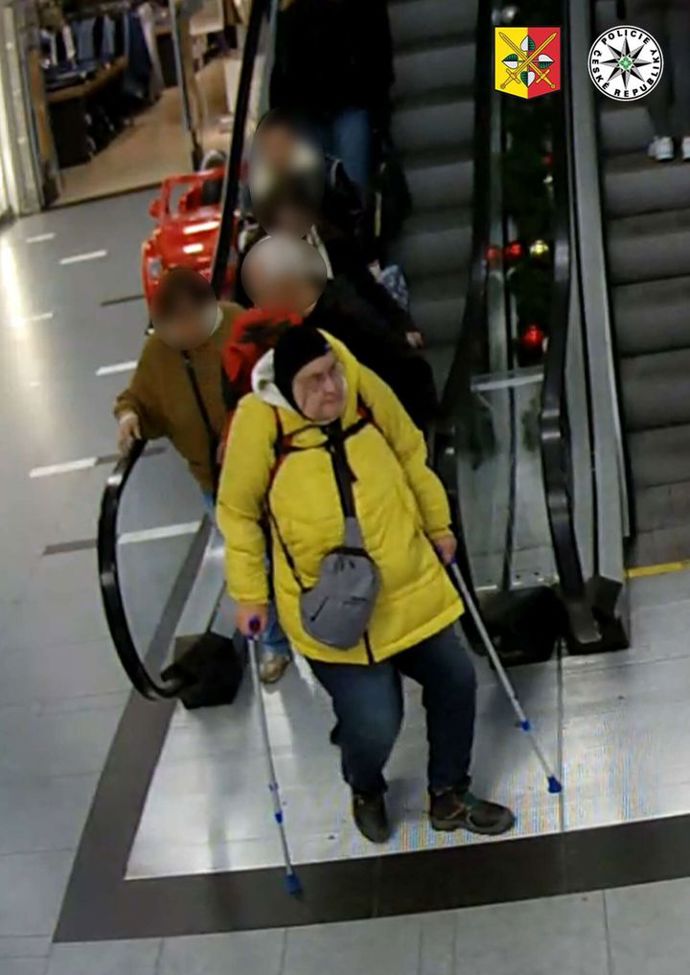 FOTO: Policie hledá svědka, který měl v době útoku žlutou bundu. – stránka 2