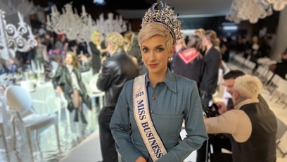 FOTO: Jana Marvanová se pochlubila šerpou a korunkou.