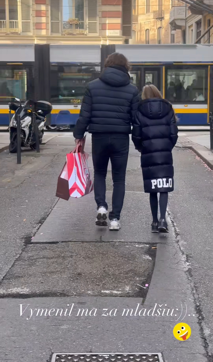 FOTO: Pavel Nedvěd a Laura Homolová. – stránka 4