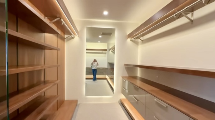 FOTO: Nechybí ani prostorná šatna.