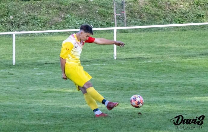 FOTO: Nikolas pracoval jako skladník. – stránka 4