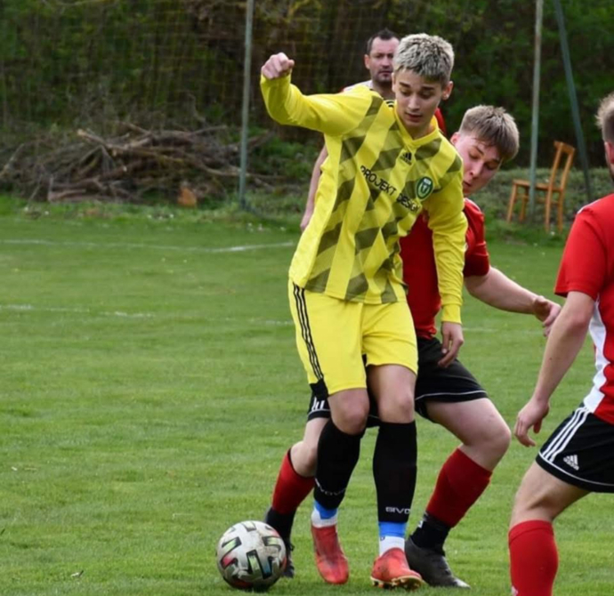 FOTO: Zemřel dvacetiletý fotbalista Nikolas.