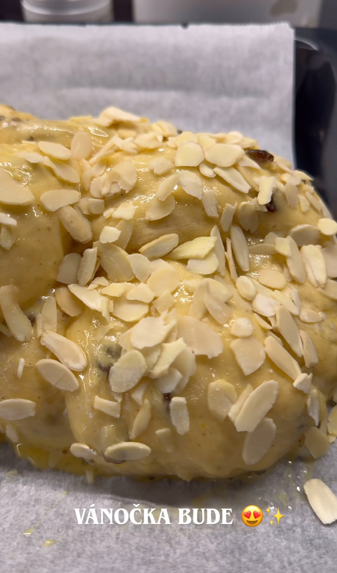 FOTO: Kamila Nývltová pekla vánočku.