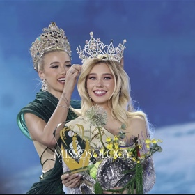 Natálie Puškinová vyhrála Miss Earth 2025.