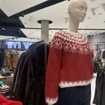 Obchody zaplavil tradiční skotský vzor fair isle.