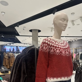 Obchody zaplavil tradiční skotský vzor fair isle.