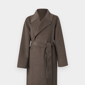 Základem každého luxusního podzimního looku je kvalitní kabát. Tento model prodává značka GAP za 6220 Kč