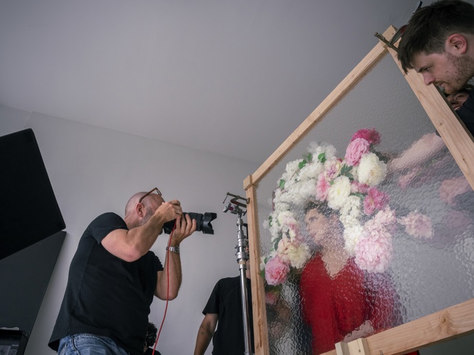 FOTO: Isabella Rossellini během focení nového kalendáře Pirelli. – stránka 75