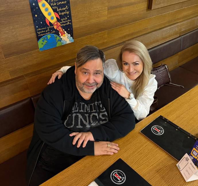 FOTO: Lubošovo auto smetl vlek dodávky.