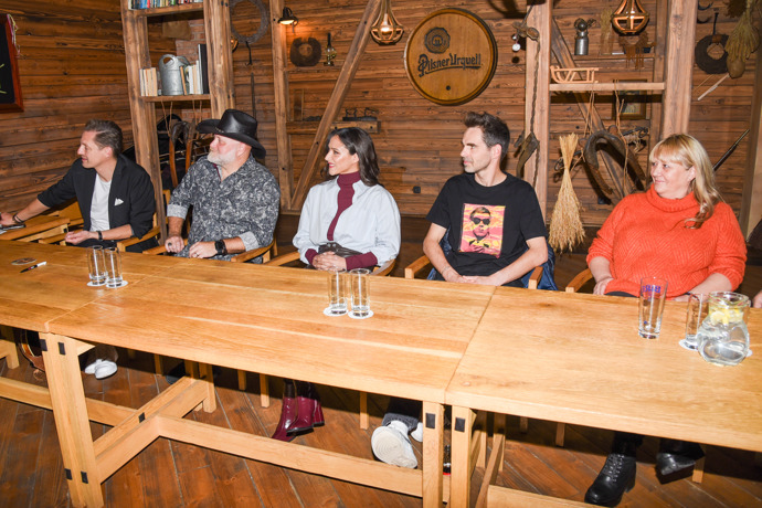 FOTO: Zpěváci, kteří vystoupí v lednu na koncertě. – stránka 6