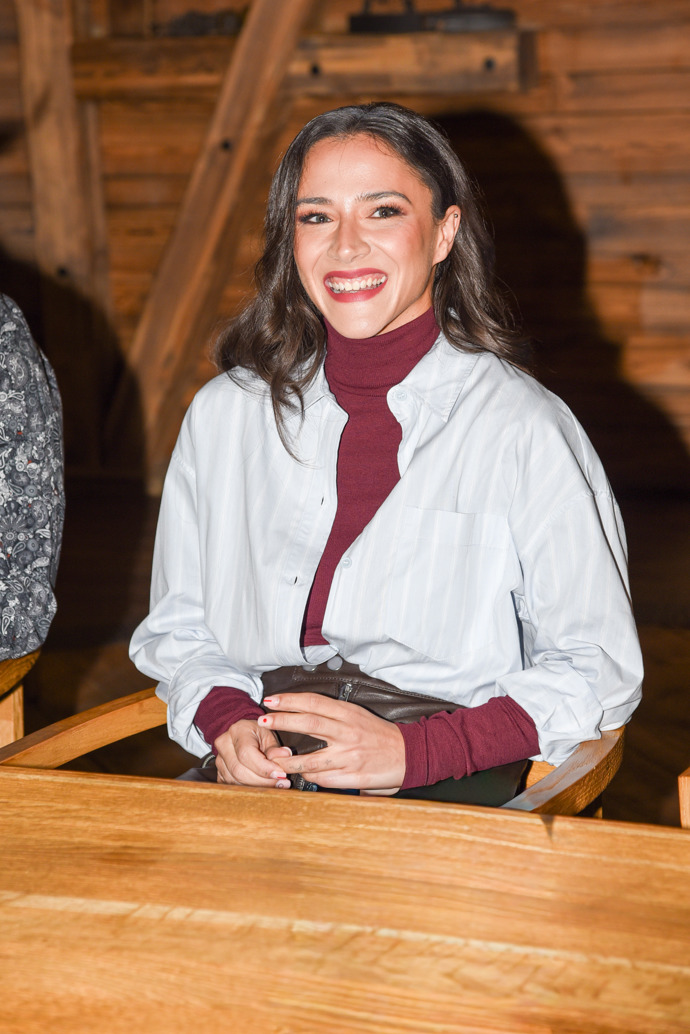 FOTO: Usměvavá Eva Burešová. – stránka 17