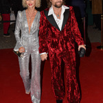 Karin Babinská vynesla flitrový overal z dílny Jany Pištejové. 