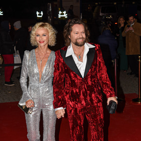 Karin Babinská vynesla flitrový overal z dílny Jany Pištejové. 