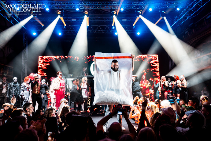 FOTO: Freescoot svým kostýmem opět šokoval. – stránka 1