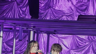 FOTO: Ewa Farna měla koncert v obchodním domě Westfield Černý most.