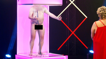 FOTO: Muži tančili nazí u mopu.