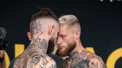 FOTO: Radek Roušal a Corey Fry na veřejném vážení.