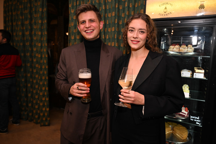 FOTO: Gabriela Marcinková na premiéře. – stránka 75