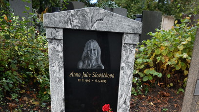 FOTO: Anička Slováčková má svůj hrobeček na Vinohradském hřbitově.