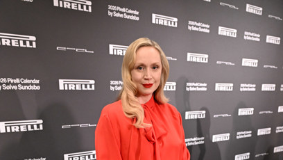 FOTO: Gwendoline Christie na tiskovce k odhalení nového kalendáře Pirelli.
