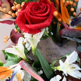 Anička Slováčková má svůj pomníček na Vinohradském hřbitově.