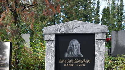 FOTO: Anička Slováčková má svůj hrobeček na Vinohradském hřbitově.