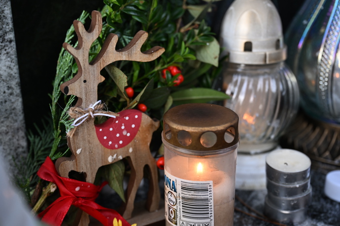 FOTO: Lidé přišli uctít památku Aničky Slováčkové na Dušičky. – stránka 6