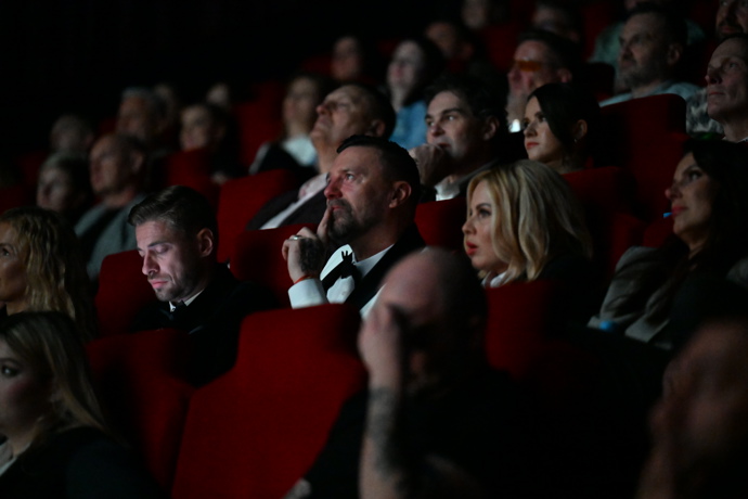 FOTO: Tomáš Řepka byl po promítání plný emocí. – stránka 28
