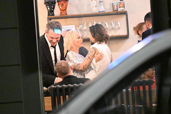 FOTO: Richard Krajčo na večírku v dobré náladě. – stránka 12