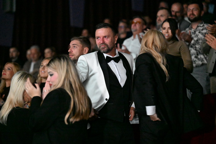 FOTO: Tomáš Řepka neudržel slzy. – stránka 26