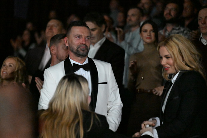 FOTO: Dojatý Tomáš Řepka. – stránka 25