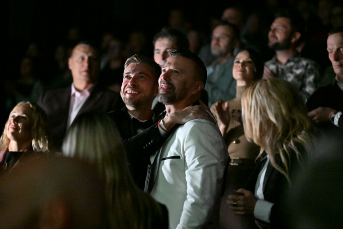 FOTO: Tomáš Řepka spolu s Petrem Větrovským. – stránka 24