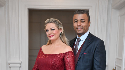 FOTO: Lucie Borhyová a Rey Koranteng na výstavě Titanicu.